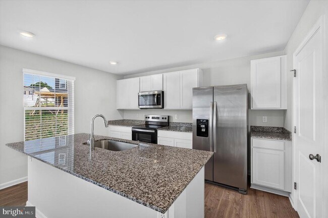 Building Photo - 3155 White Tail Dr