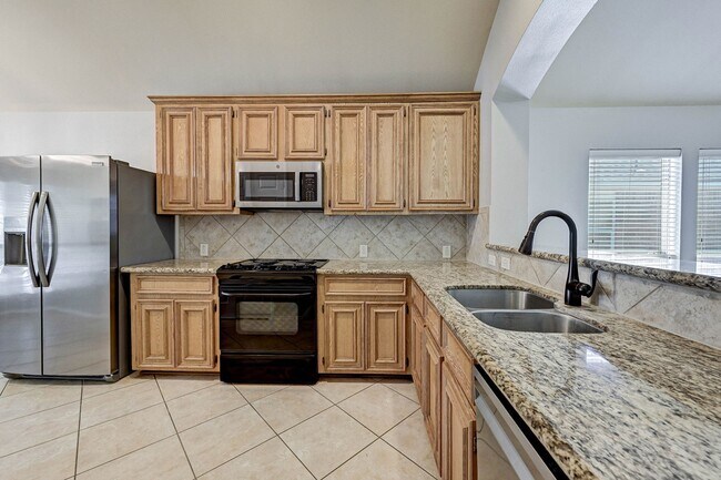 Building Photo - 18923 Bluestone Hollow Ln