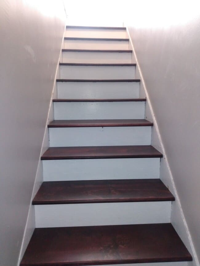 Building Photo - 398 Sunset Dr