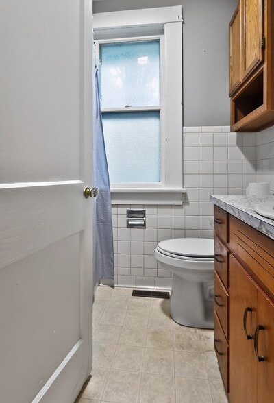 Building Photo - 688 9th St