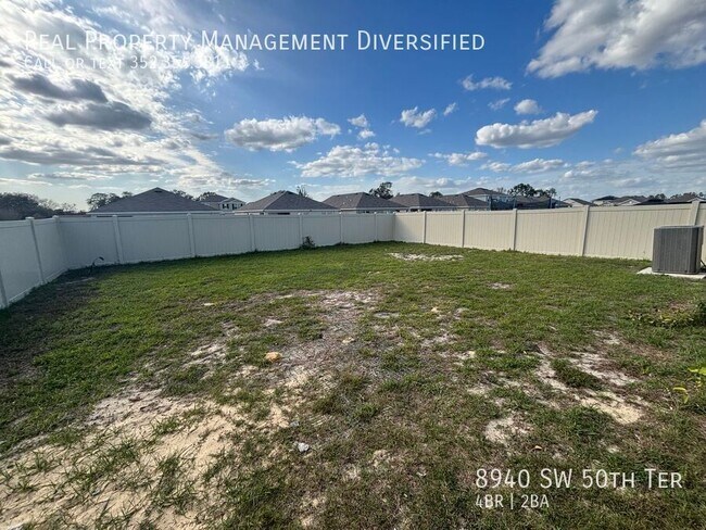 Building Photo - 8940 SW 50th Ter