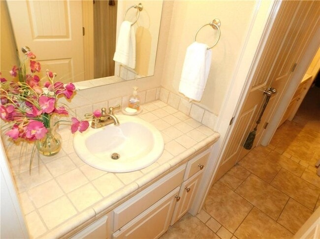 Building Photo - Salem Heights Subdivision