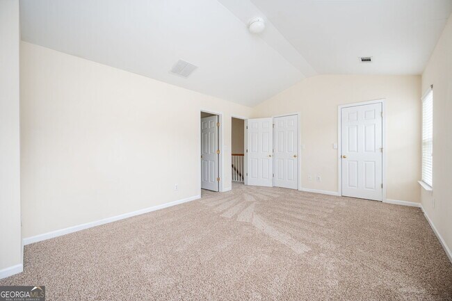 Building Photo - 2213 Leicester Way SE