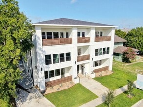 Building Photo - 1322 Lipscomb St