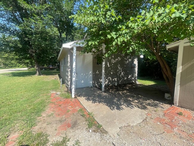 Building Photo - 601Fawn