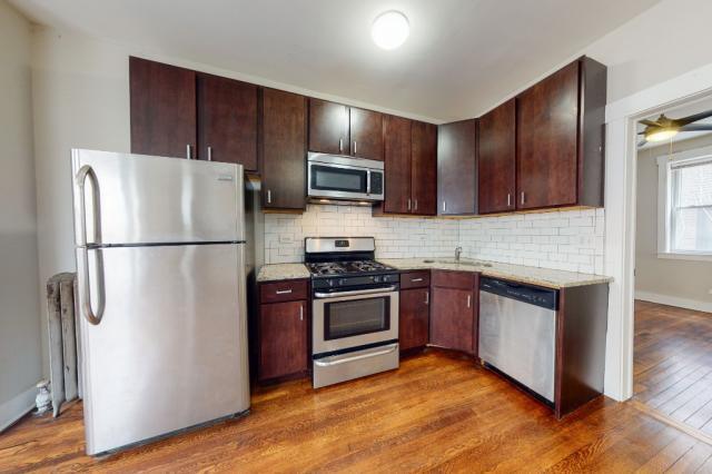 Building Photo - 1 bedroom in Chicago IL 60626