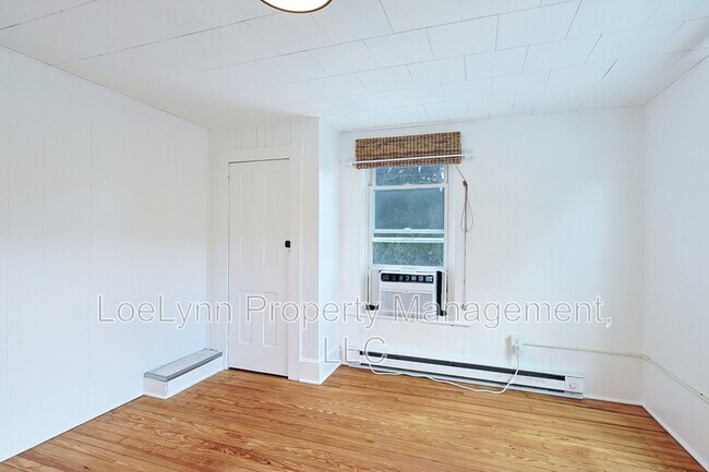 Building Photo - 505 B St