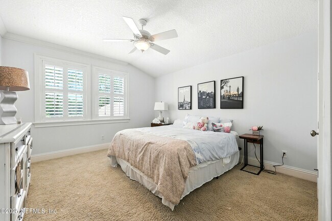 Building Photo - 2061 Crown Dr