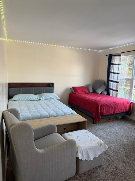 Building Photo - 87 3rd Ave