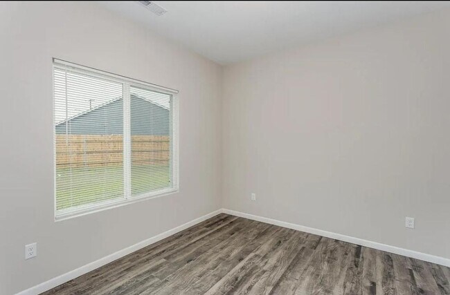 Building Photo - 2344 E Cheyenne Ct