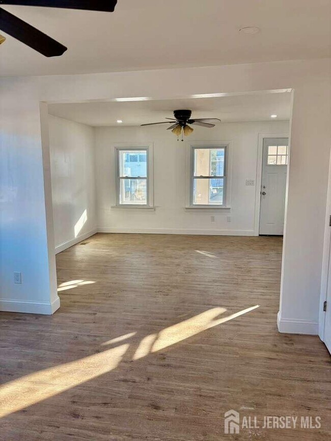 Building Photo - 57 Charles St