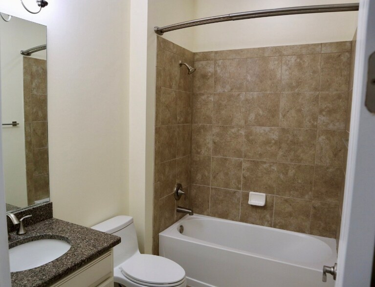 Building Photo - 15201 Torino Ln