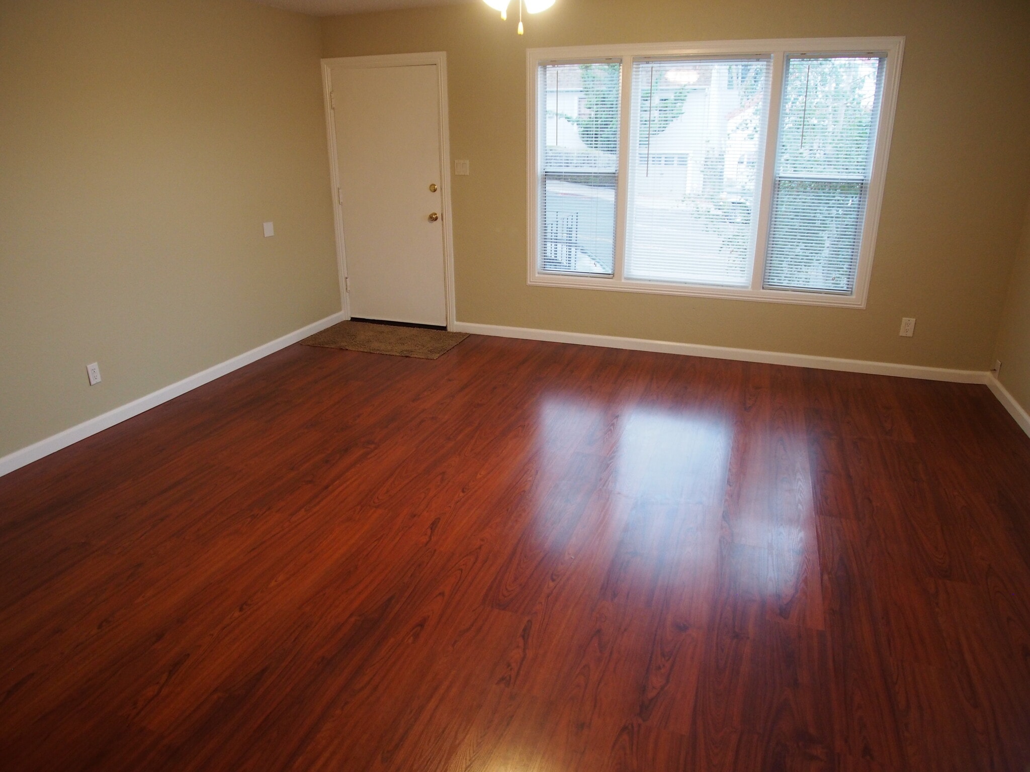 Building Photo - 1002 Sacramento St