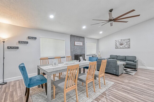 Building Photo - 11618 Corona Ln