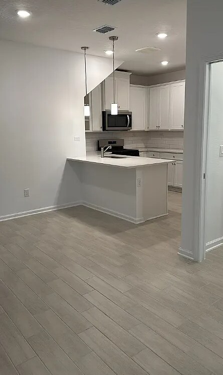 Building Photo - 563 Cherry Elm Dr