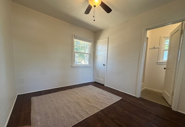 Building Photo - 3 Bedroom, 2 Bath Home for Lease