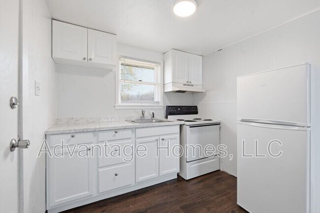 Building Photo - 1109 N Scott Ave