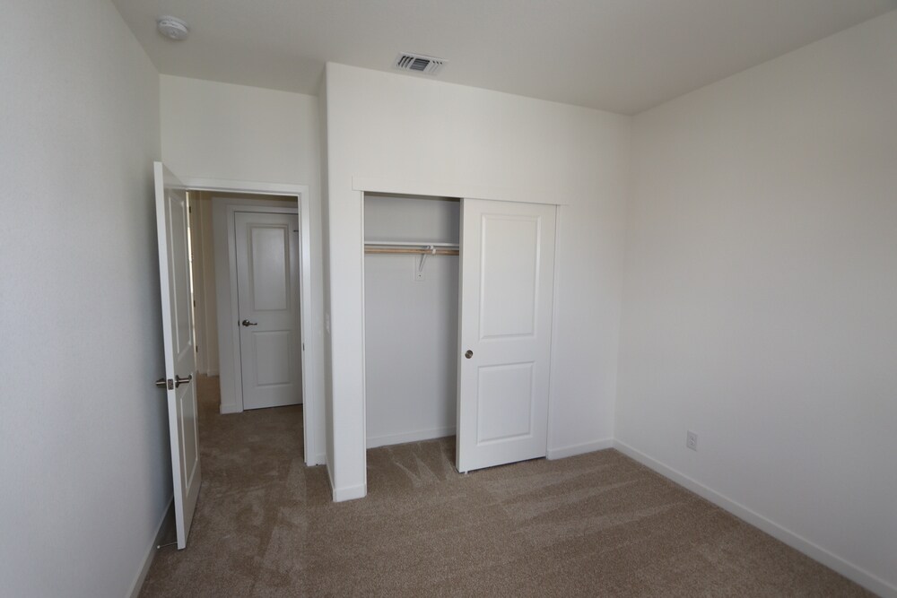 Building Photo - 3707 Red Fir Ln