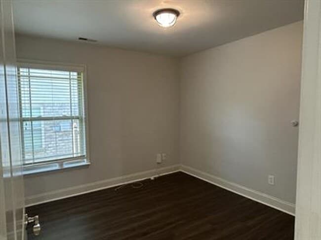 Building Photo - Charming 3-Bedroom, 2-Bath Home – 1,382 Sq Ft