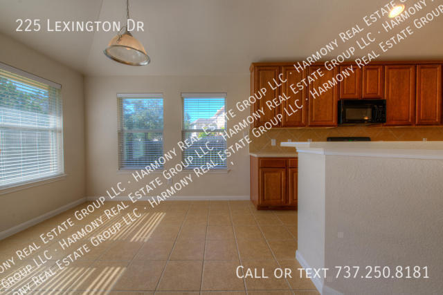 Building Photo - 225 Lexington Dr