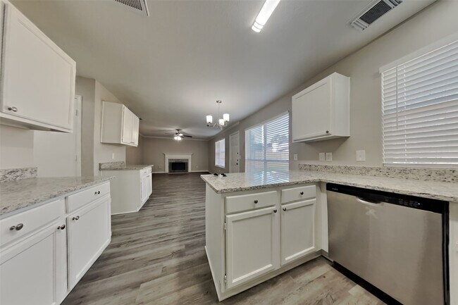 Building Photo - 19123 Oakway Dr