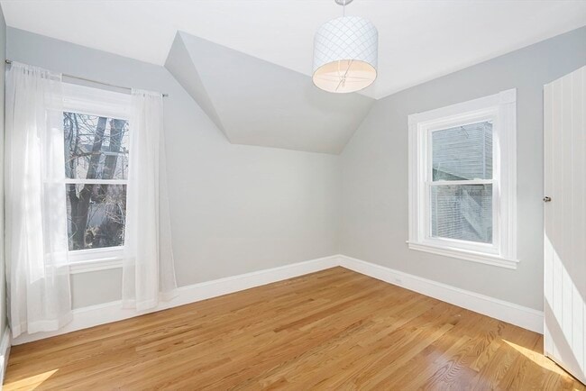 Building Photo - 16 Oak Grove Terrace