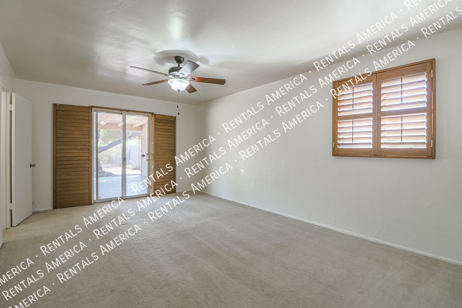 Building Photo - 4201 E Stanford Dr