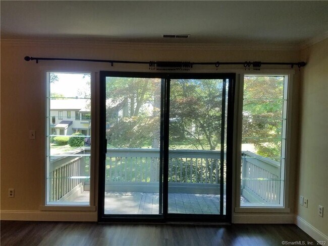 Building Photo - 167 Heritage Vlg