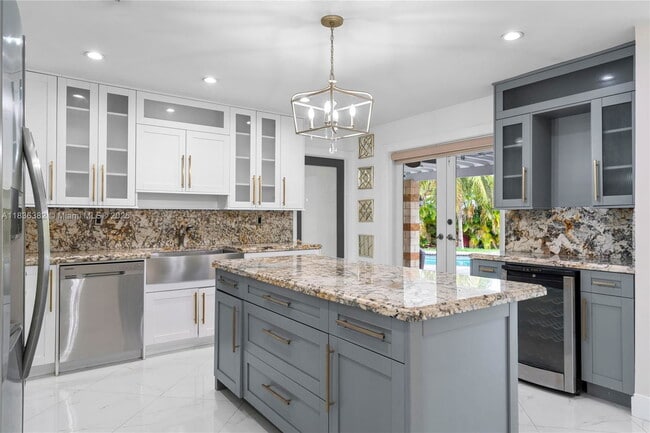 Building Photo - 13611 SW 77th Ln