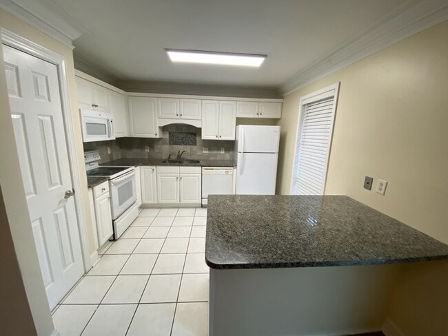 Building Photo - 1112 Boone Ln