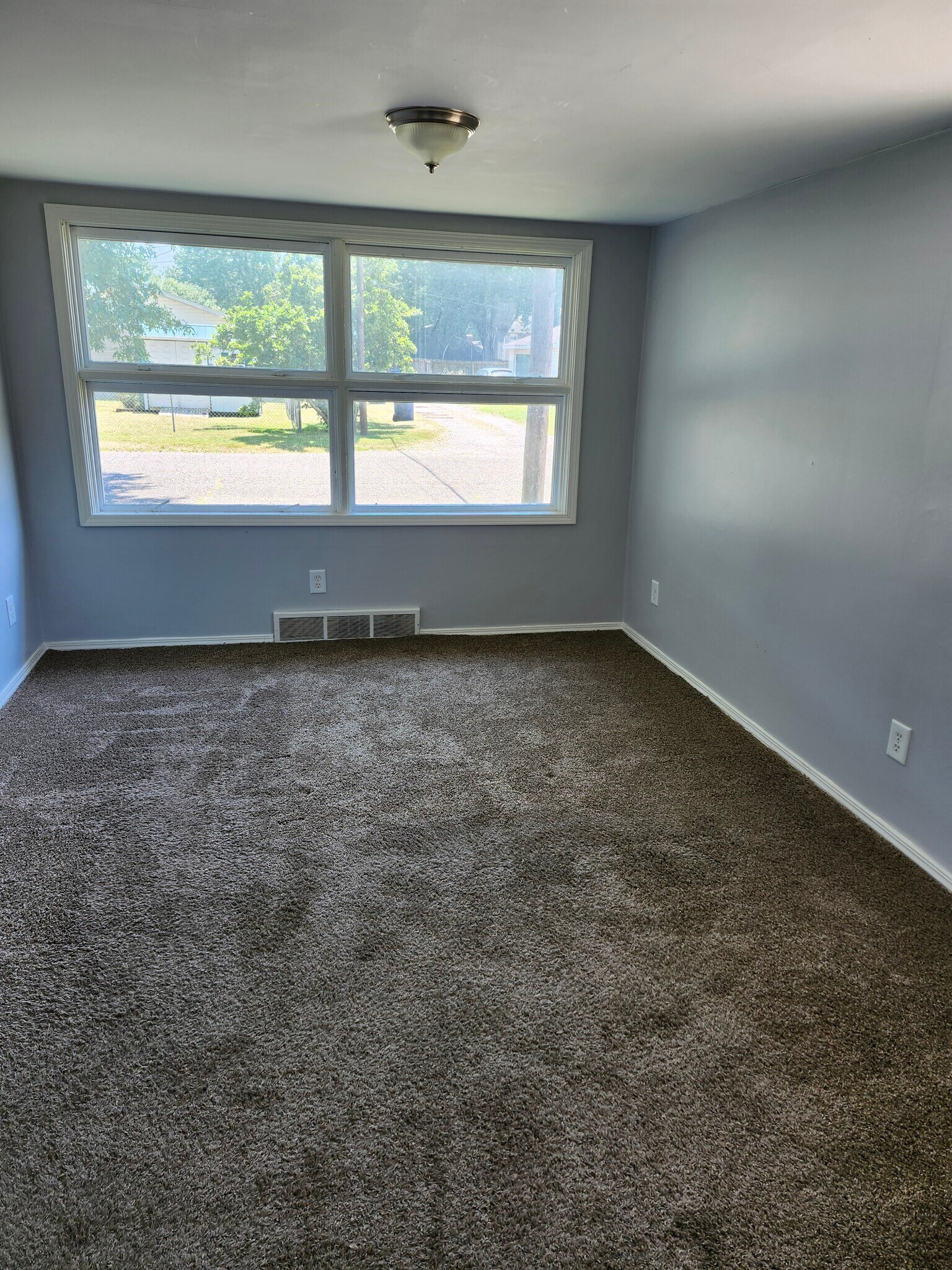 Building Photo - 2366 Deming St