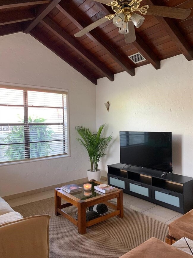 Building Photo - 1860 SW 17th Terrace