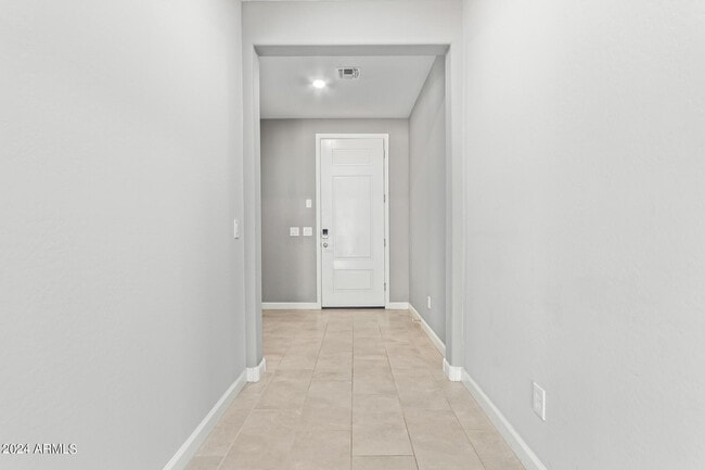 Building Photo - 9746 E Tumbleweed Ave