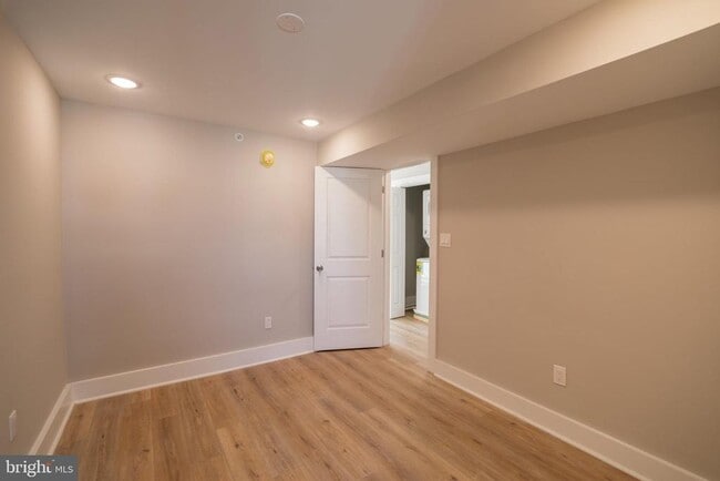 Building Photo - 2825 W Girard Ave