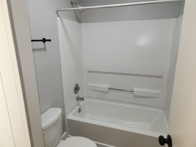 Building Photo - 20911 Walder Ct