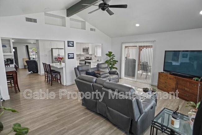 Building Photo - 14628 Daisy Meadow St