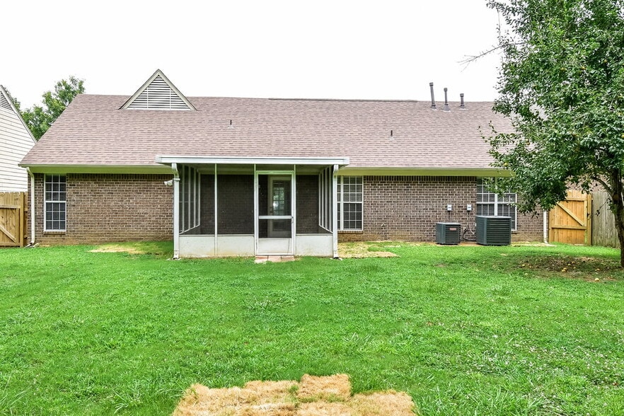 Building Photo - 7663 Delta Lakes Blvd