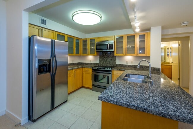 Building Photo - High Floor - Ocean and City Views - Keola ...
