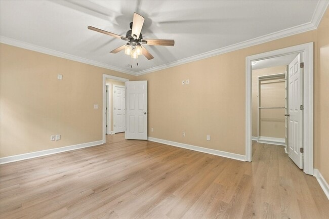 Building Photo - 1414 Chantilly Ln