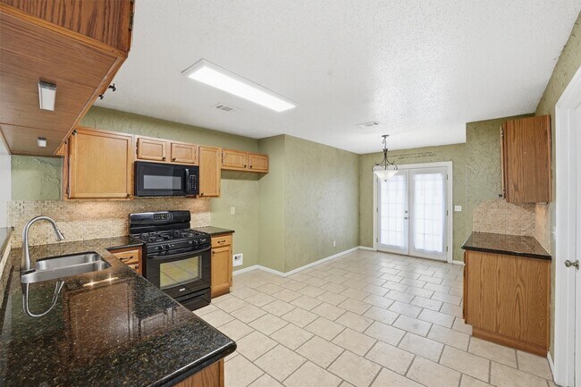 Building Photo - 17219 Kettle Creek Dr