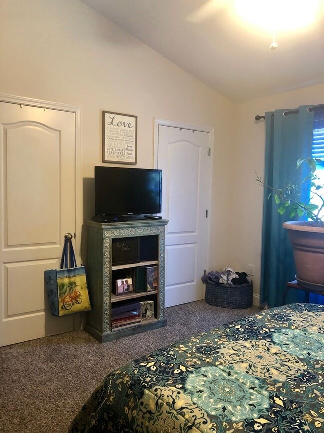 Building Photo - Whitehall Village condo with Flexible move-in