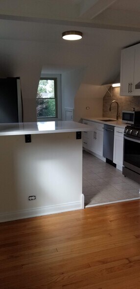 Unit 2 - 679 Park Ave W