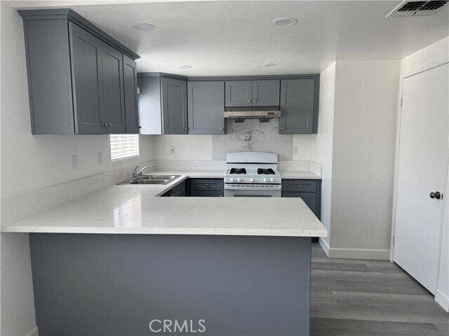 Building Photo - 5704 Sultana Ave