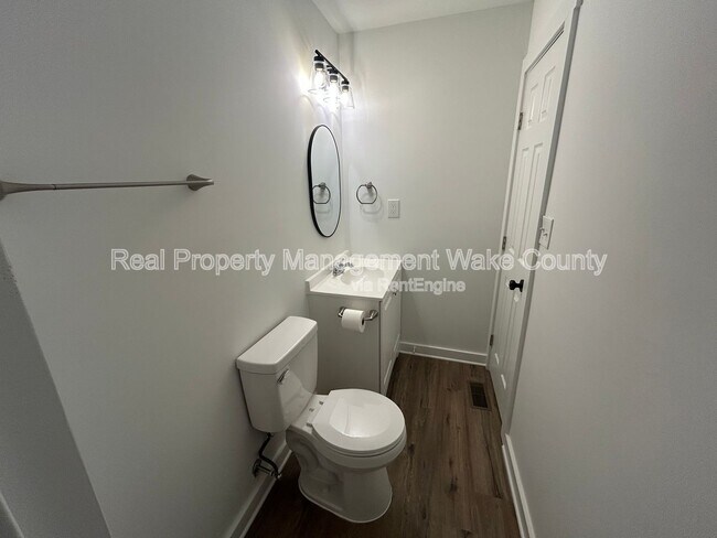 Building Photo - 2325 Quartz Ct