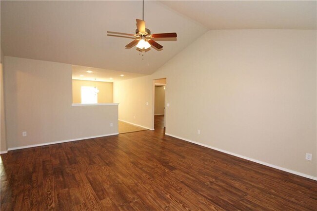 Building Photo - 601 Lasso Ln