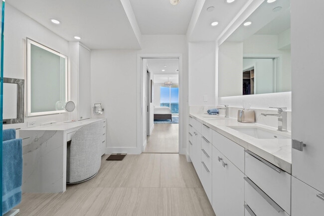 Building Photo - 3100 N Ocean Blvd