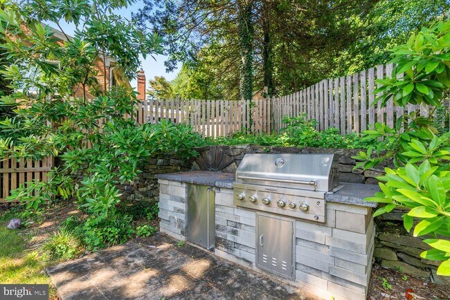 Building Photo - 4628 Blagden Terrace NW