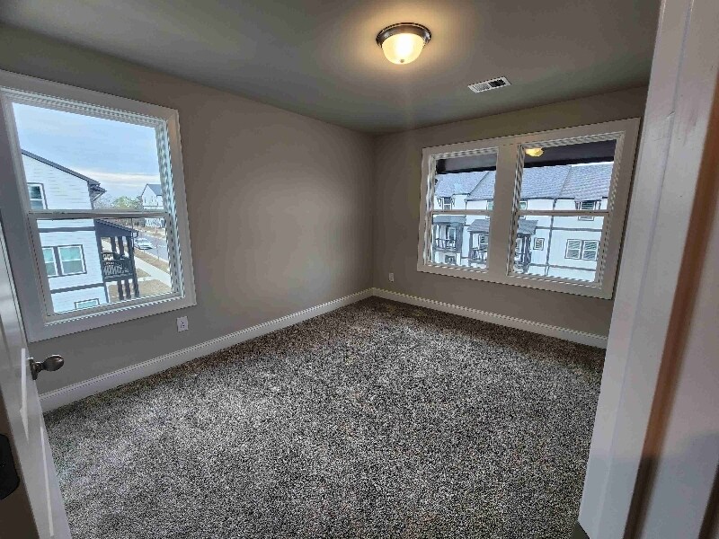 Building Photo - 1054 Knoxboro Ln