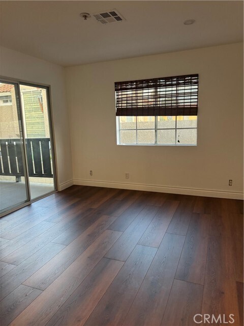 Building Photo - 301 W Mountain View Ave