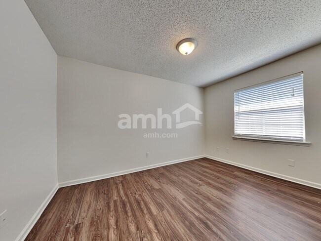 Building Photo - 7212 Glendyne Dr S